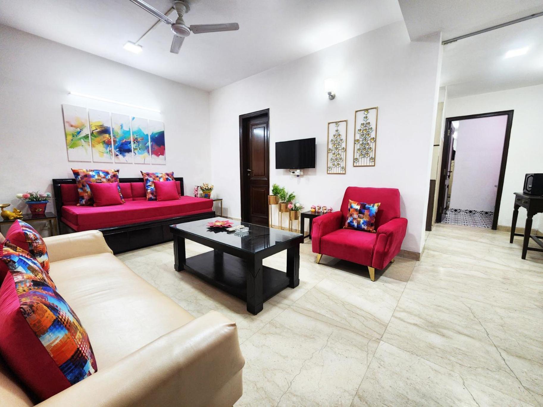 Spacious 1bhk Prime Location With 2 Restrooms 5 Apartment New Delhi