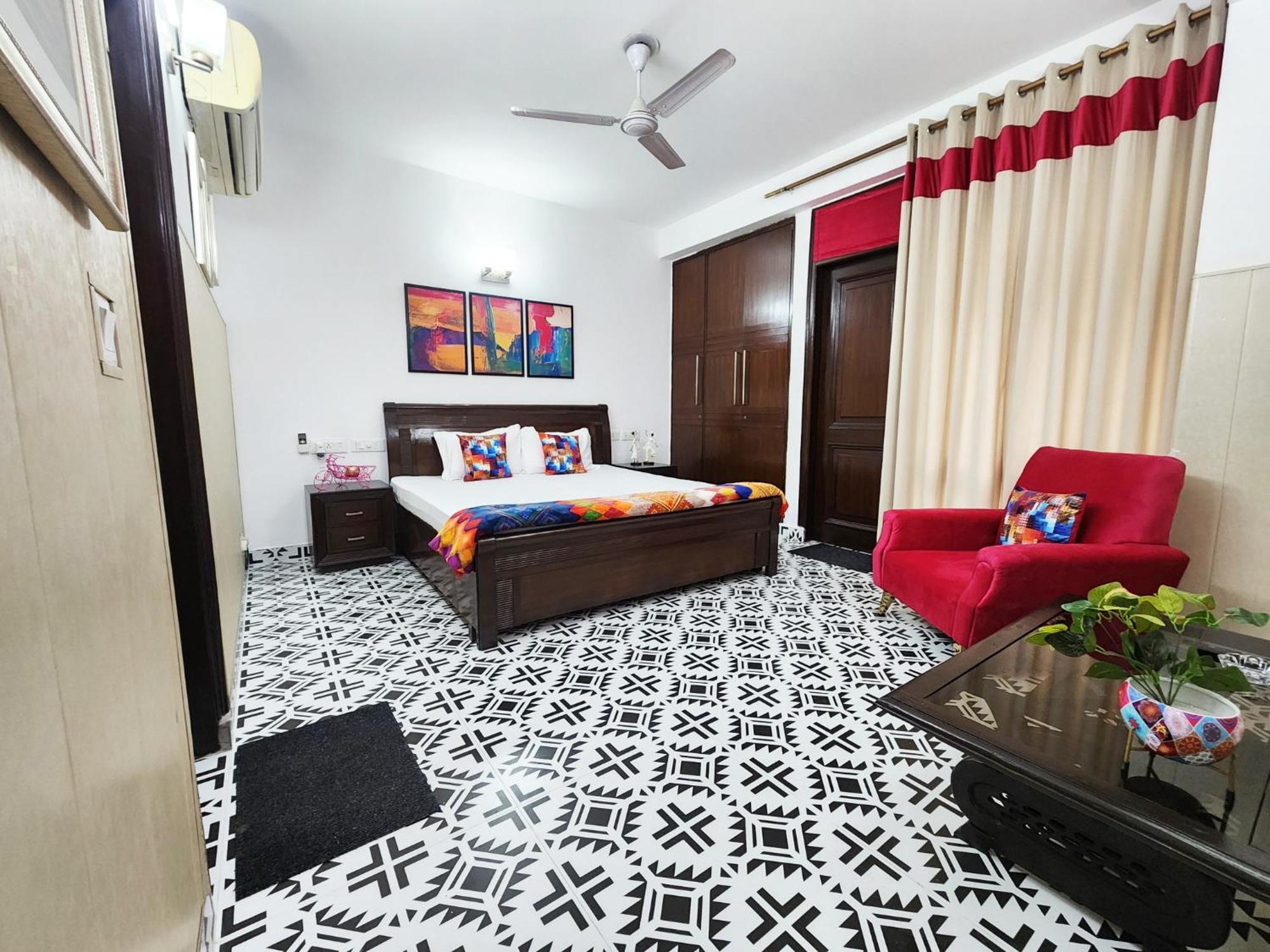 Spacious 1bhk Prime Location With 2 Restrooms 5 *