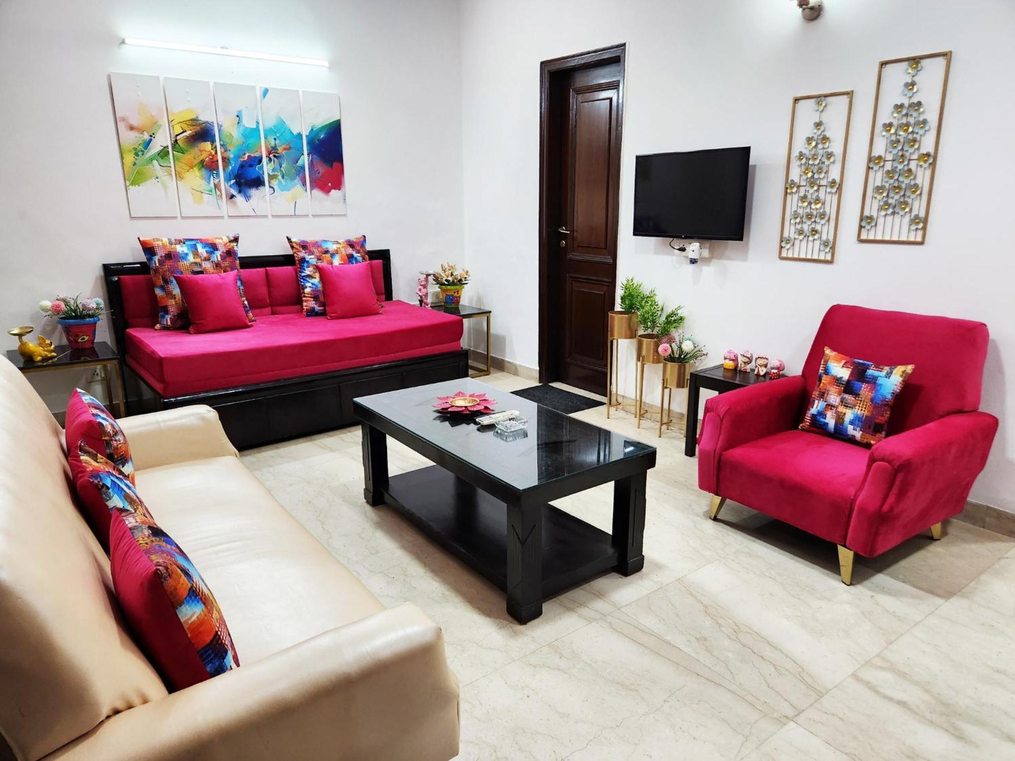 Apartment Spacious 1bhk Prime Location With 2 Restrooms 5 New Delhi