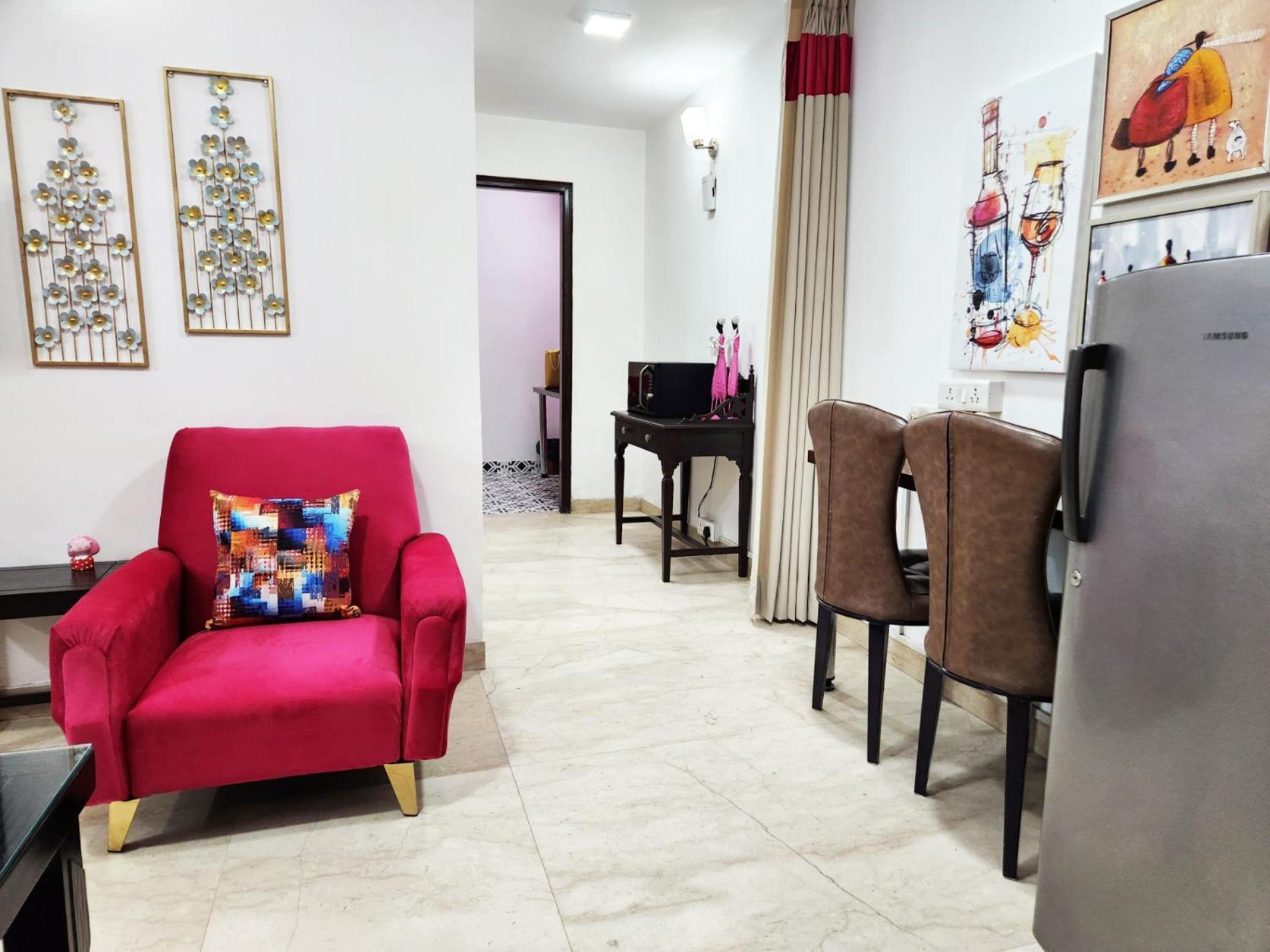 Spacious 1bhk Prime Location With 2 Restrooms 5 *