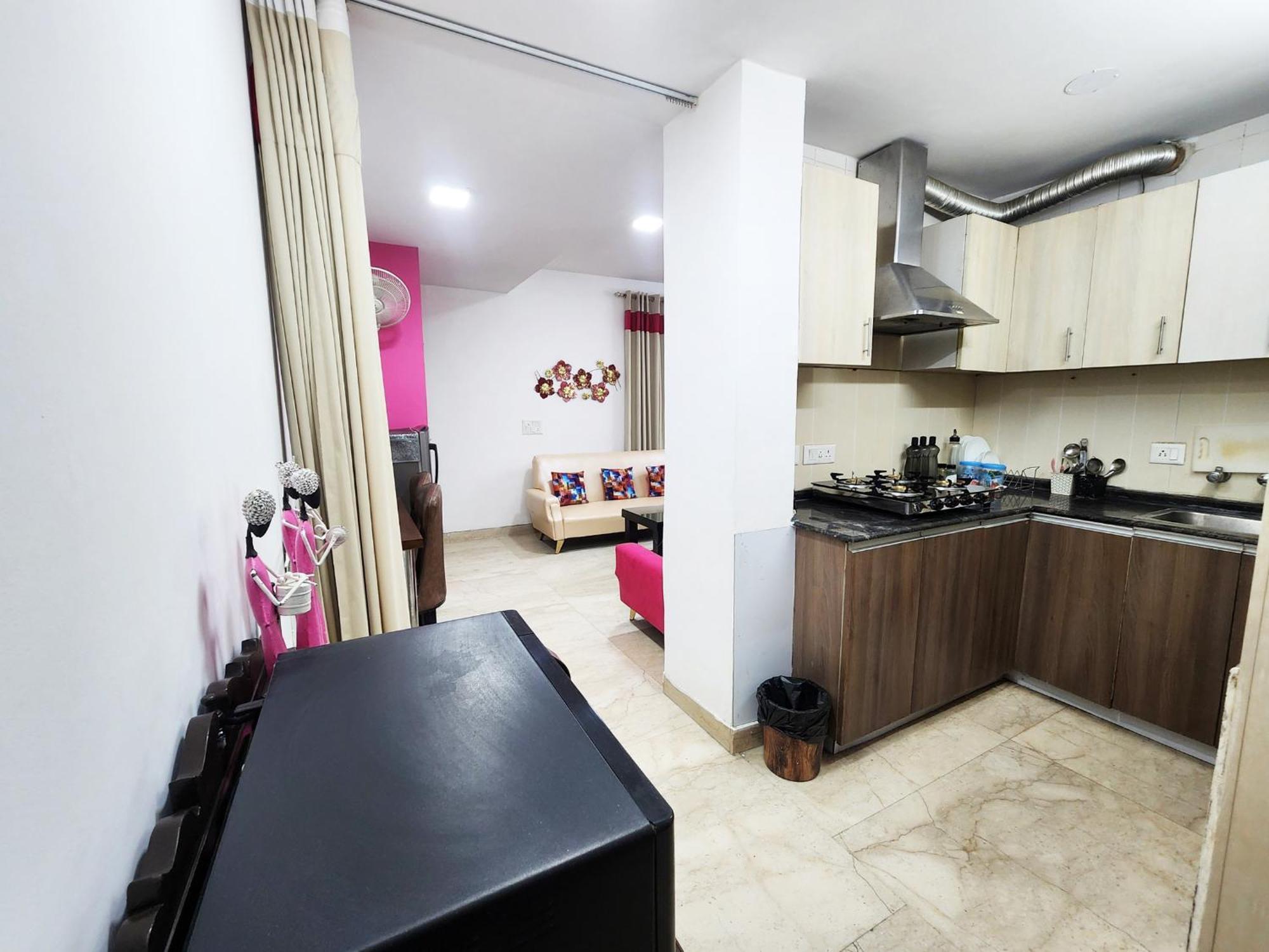 Apartment Spacious 1bhk Prime Location With 2 Restrooms 5 *