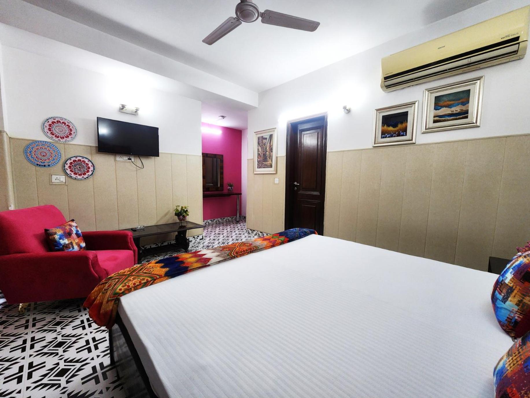 Spacious 1bhk Prime Location With 2 Restrooms 5 *