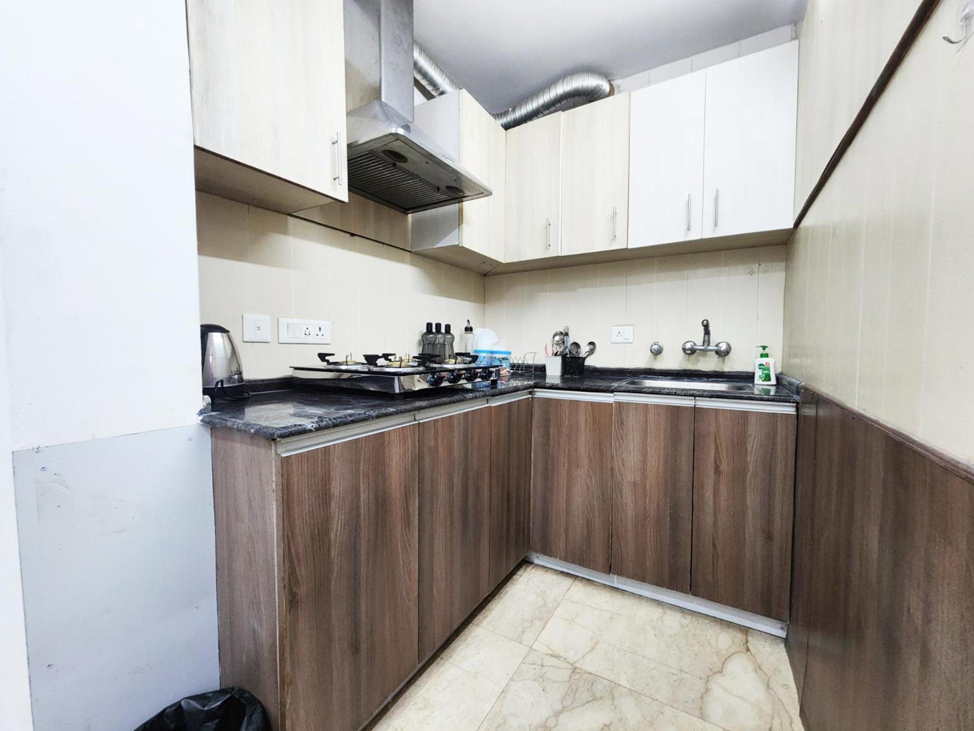 Spacious 1bhk Prime Location With 2 Restrooms 5