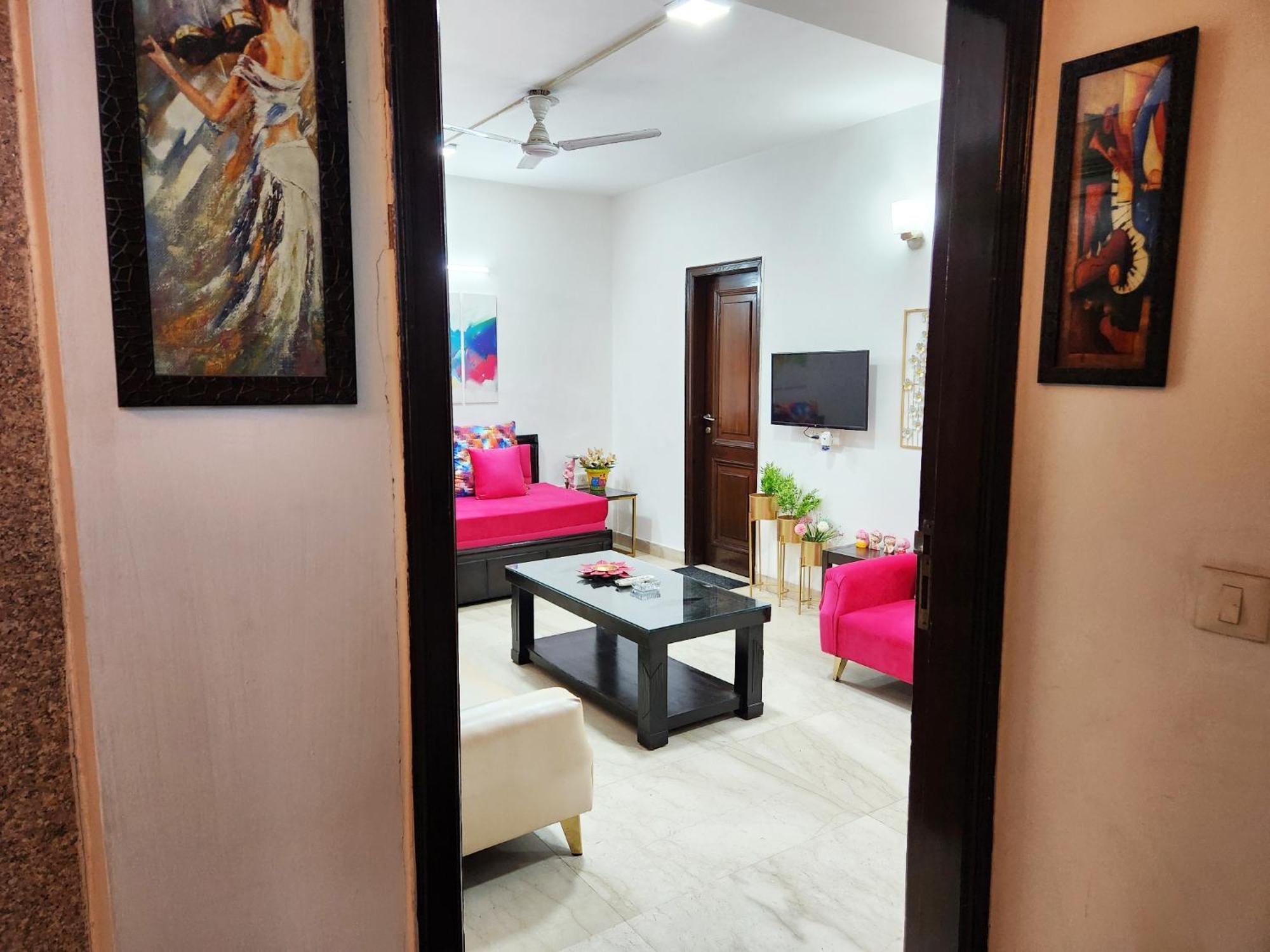 Apartment Spacious 1bhk Prime Location With 2 Restrooms 5